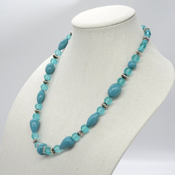 Necklace with blue and silver beads, silver spacers and lobster clasp. - Picture 4 of 7